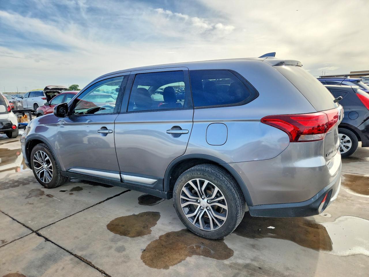 2018 Mitsubishi Outlander Es - Фото 2