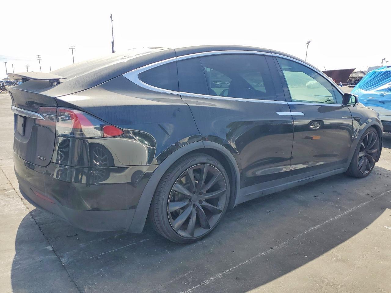 2016 Tesla Model X - Фото 3