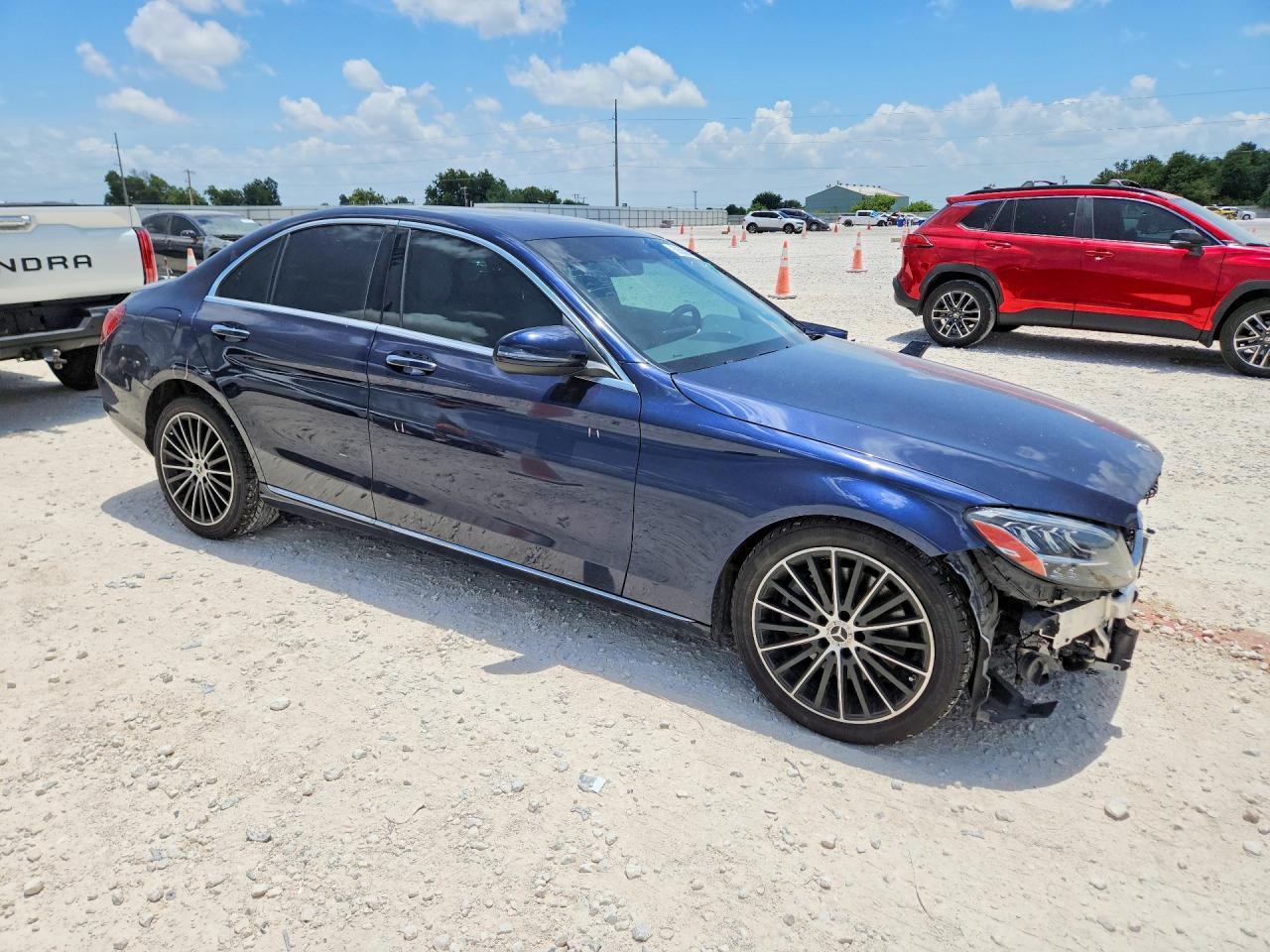 2021 Mercedes-Benz C 300 - Фото 4