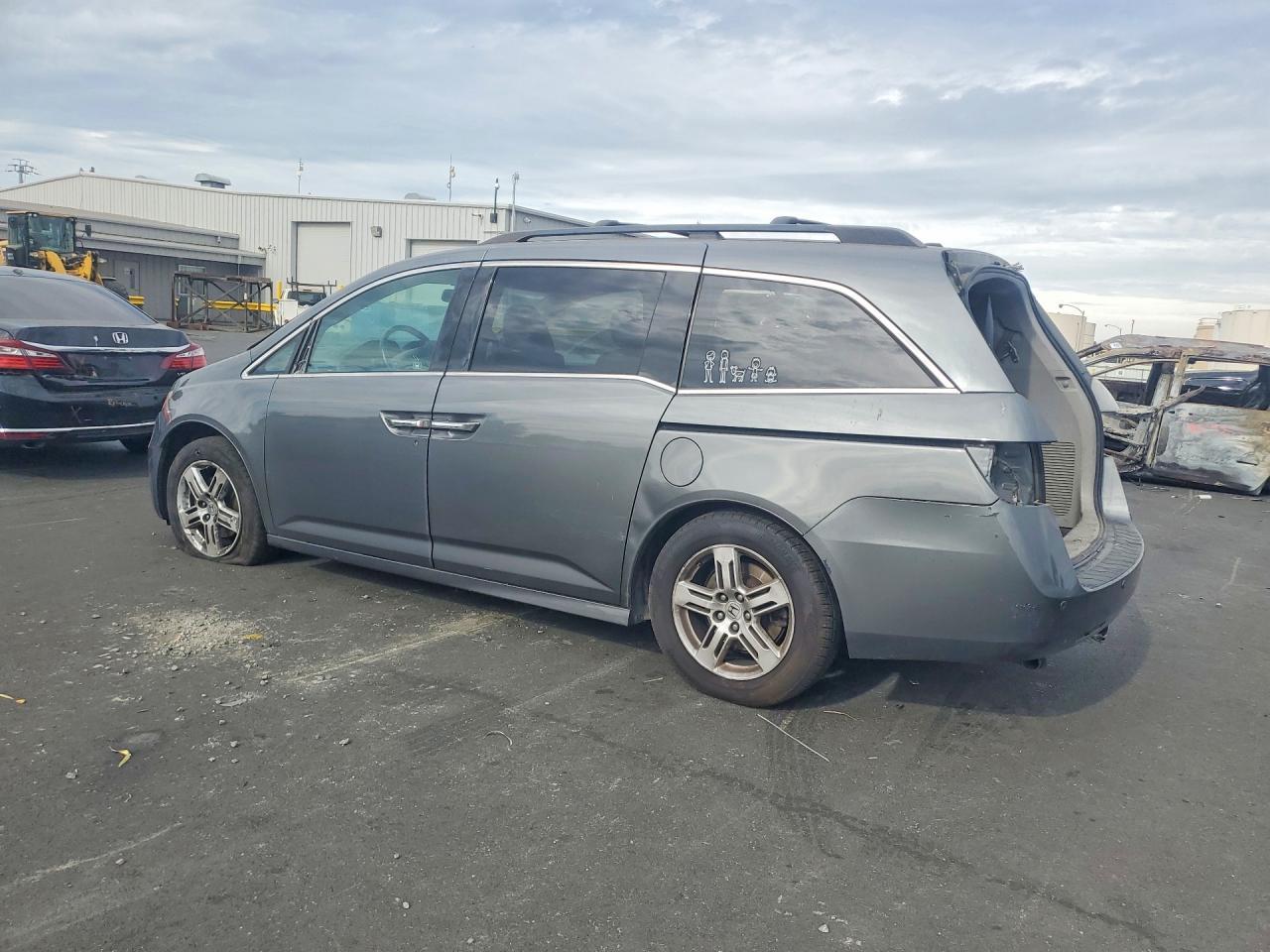 2012 Honda Odyssey Touring - Фото 2