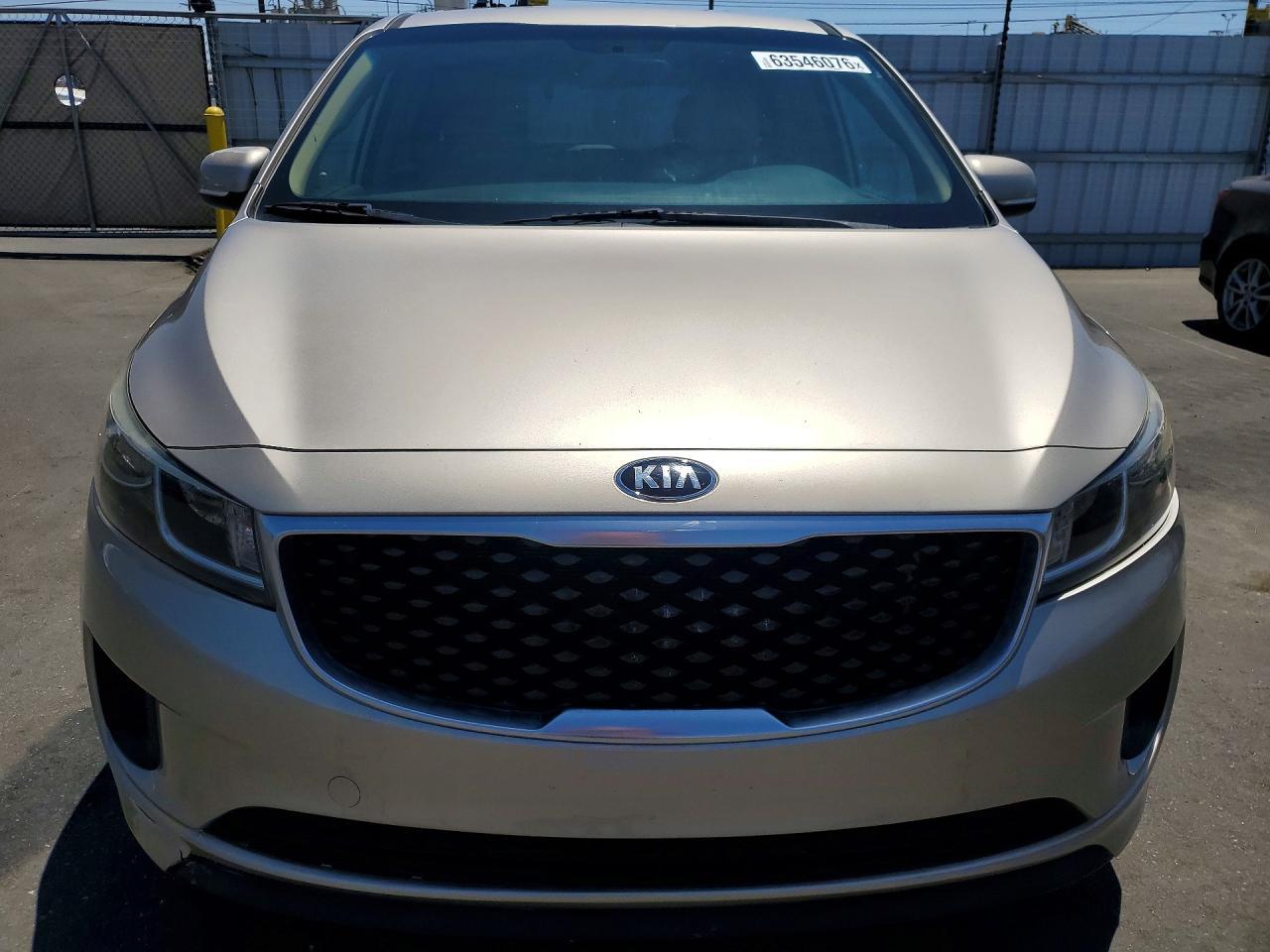 2016 Kia Sedona Lx - Image 5