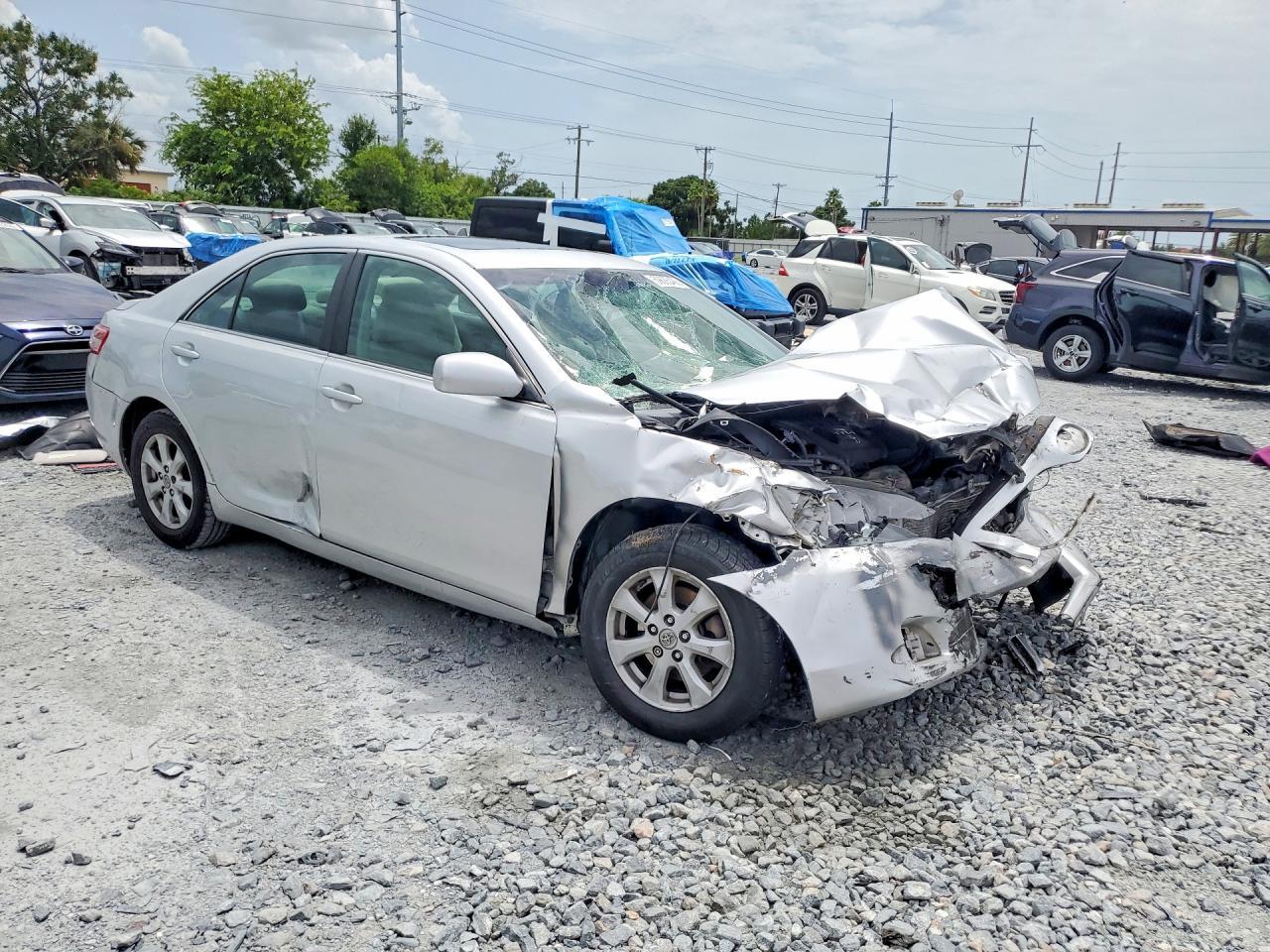 2010 Toyota Camry Le - Image 4