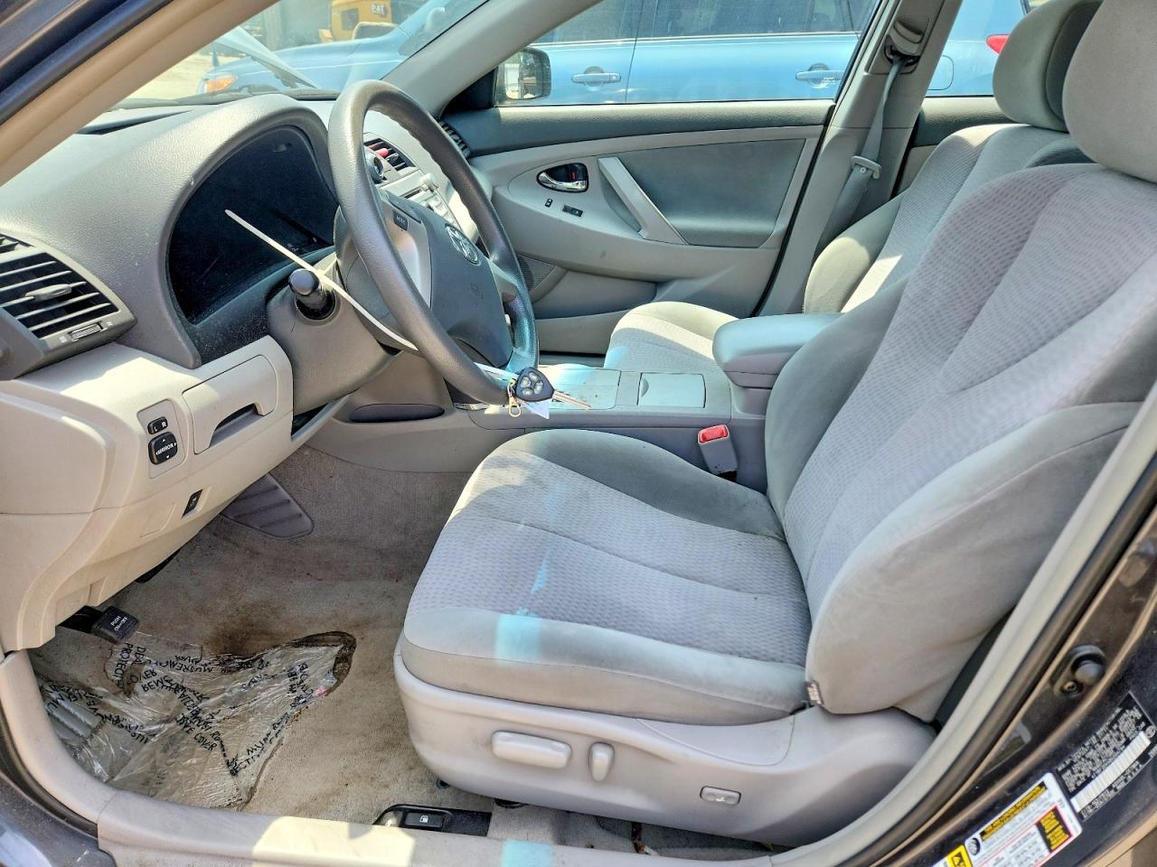 2011 Toyota Camry Le - Фото 7