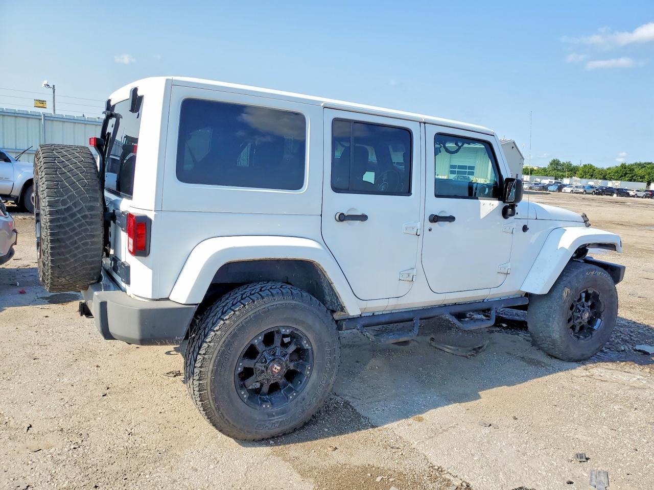 2014 Jeep Wrangler Unlimited Sahara - Фото 3