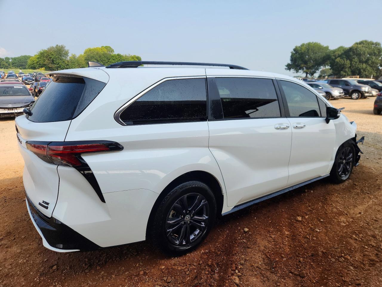 2024 Toyota Sienna Xse 7-Passenger - Фото 3