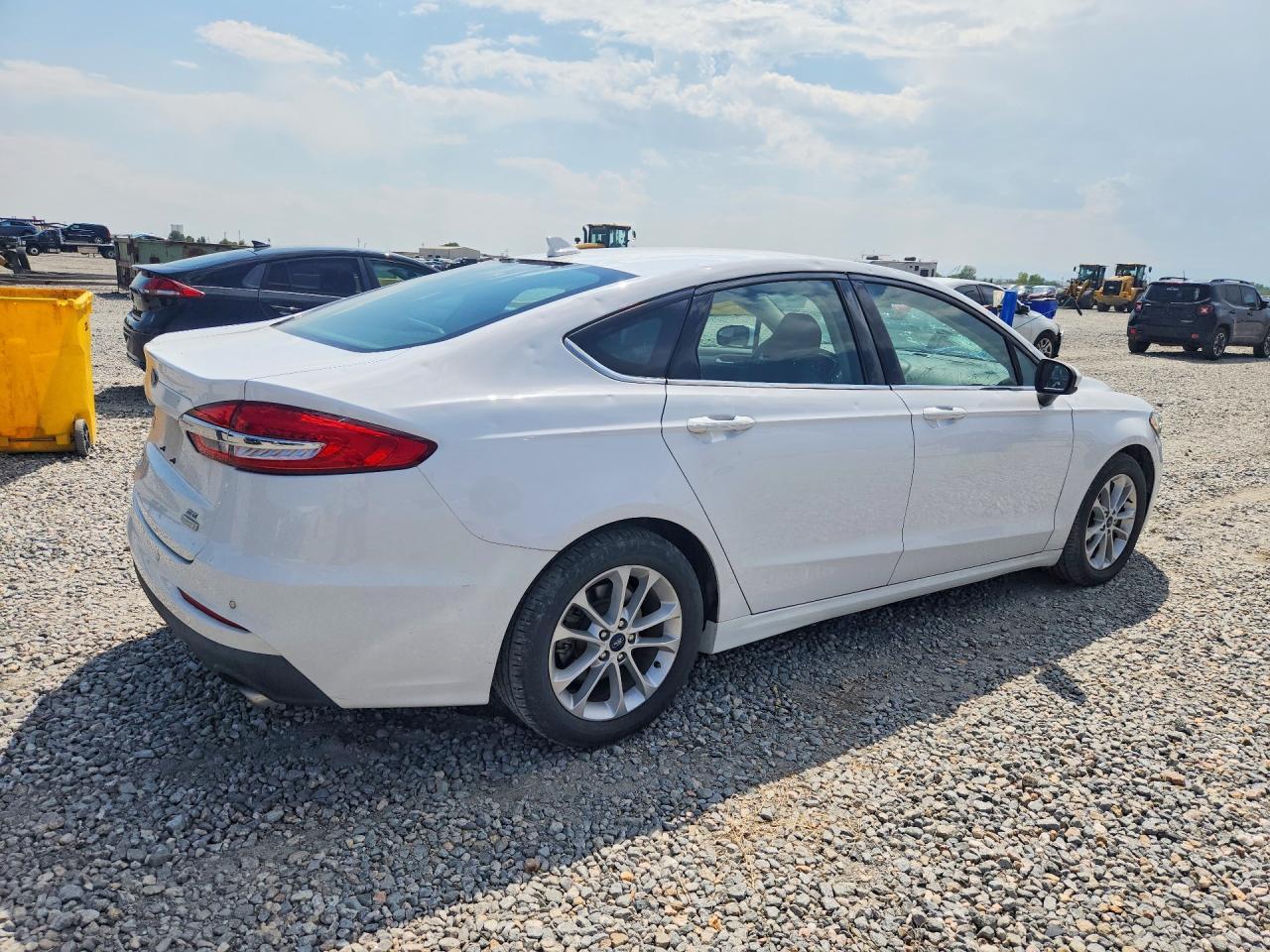 2020 Ford Fusion Se - Image 3