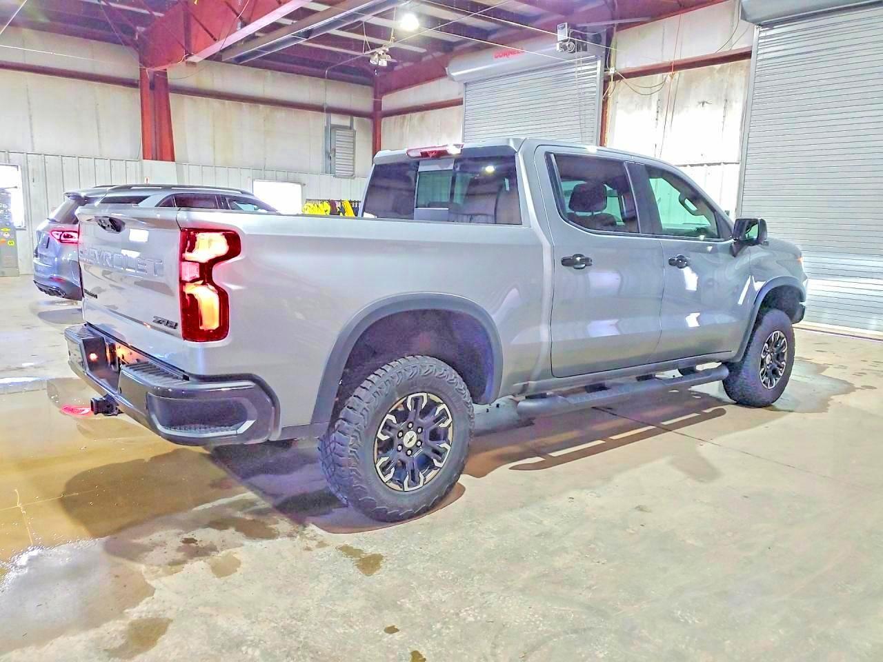 2024 Chevrolet Silverado K1500 Zr2 - Фото 3