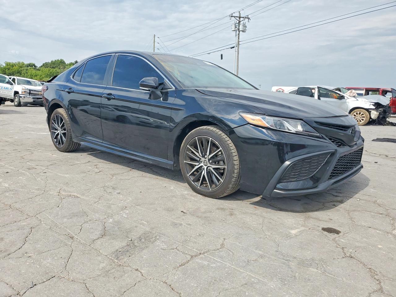 2022 Toyota Camry Se - Фото 4
