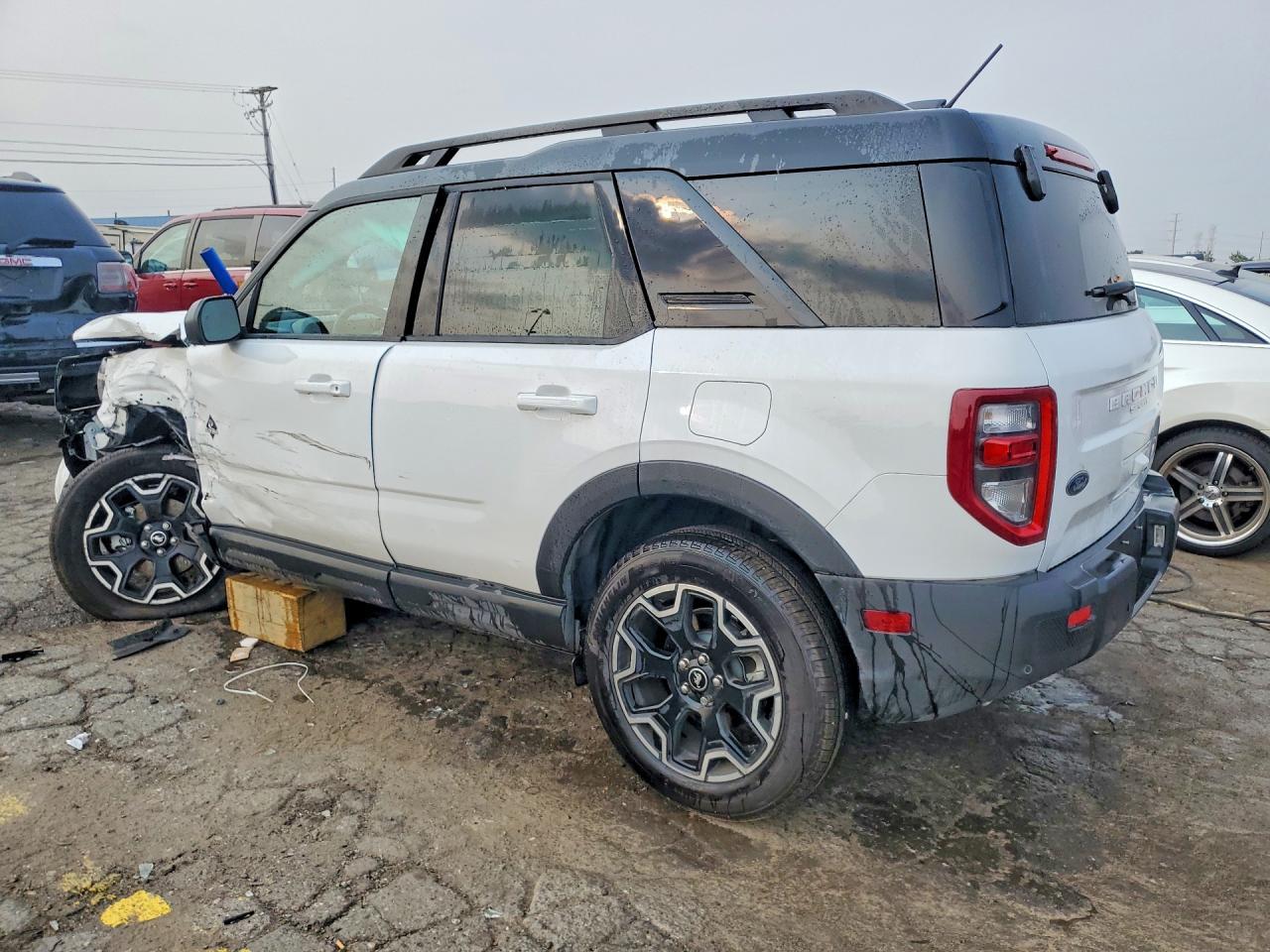 2025 Ford Bronco Sport Outer Banks - Фото 2