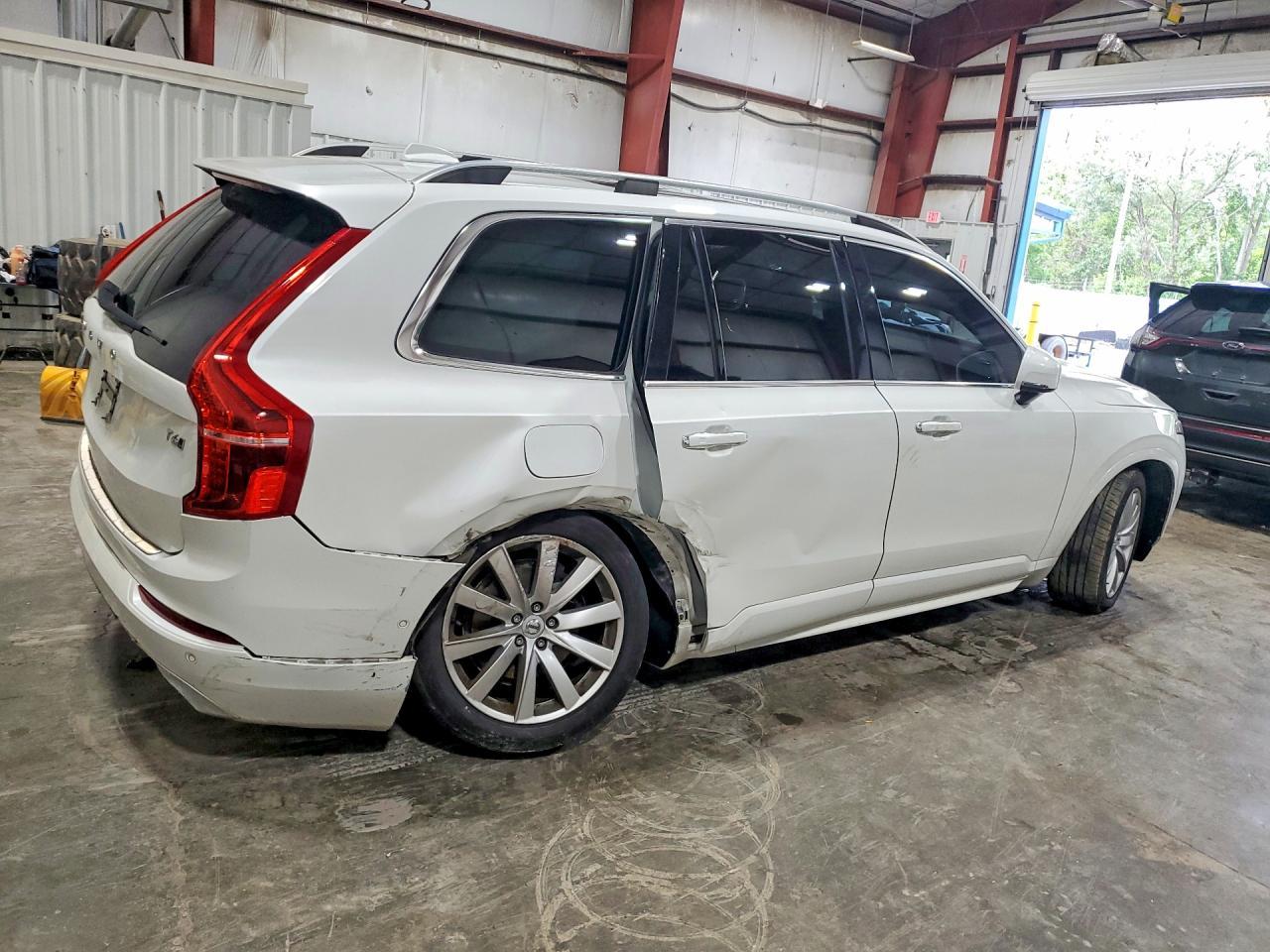 2016 Volvo Xc90 T6 - Фото 3