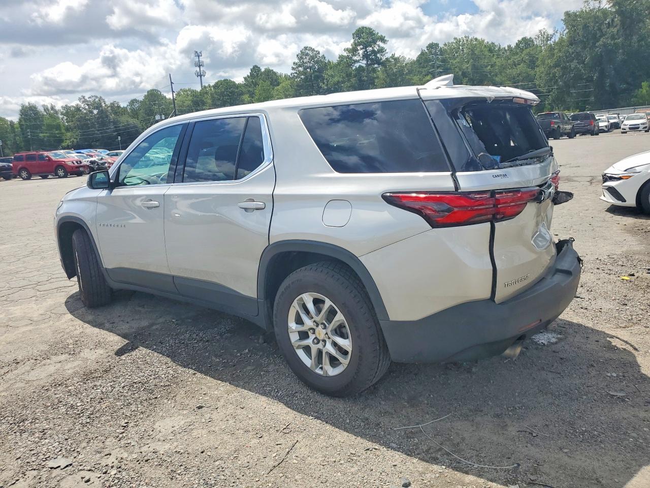 2022 Chevrolet Traverse Ls - Image 2