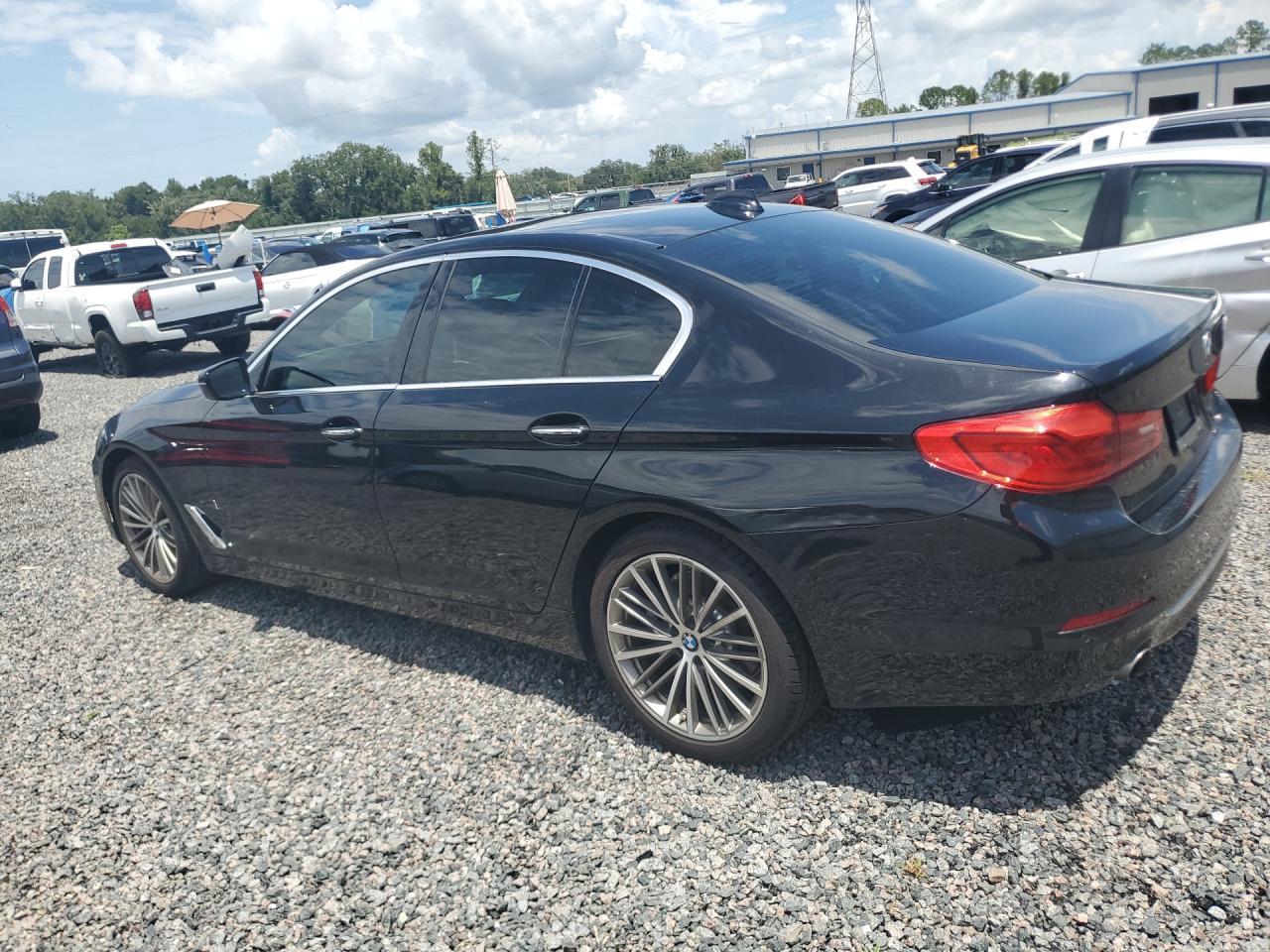 2017 BMW 530 I - Image 2