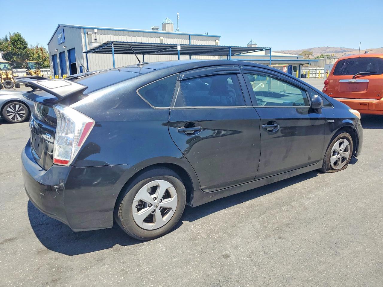 2010 Toyota Prius Iv - Image 3