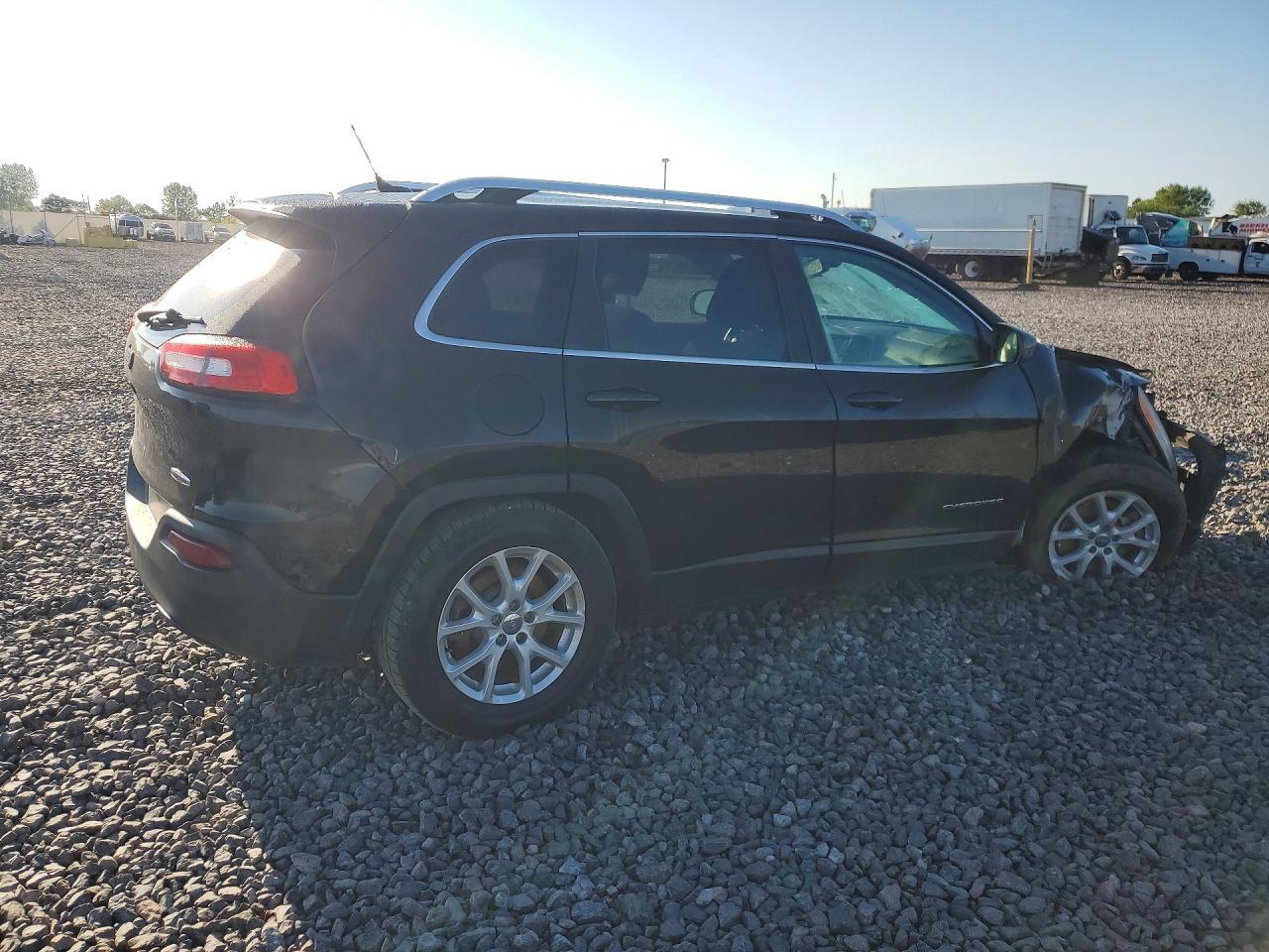 2015 Jeep Cherokee Latitude - Фото 3
