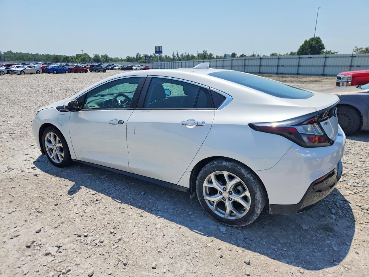 2017 Chevrolet Volt Premier - Image 2