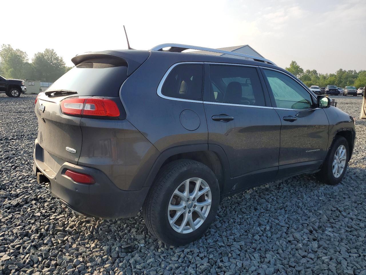 2018 Jeep Cherokee Latitude Plus - Фото 3