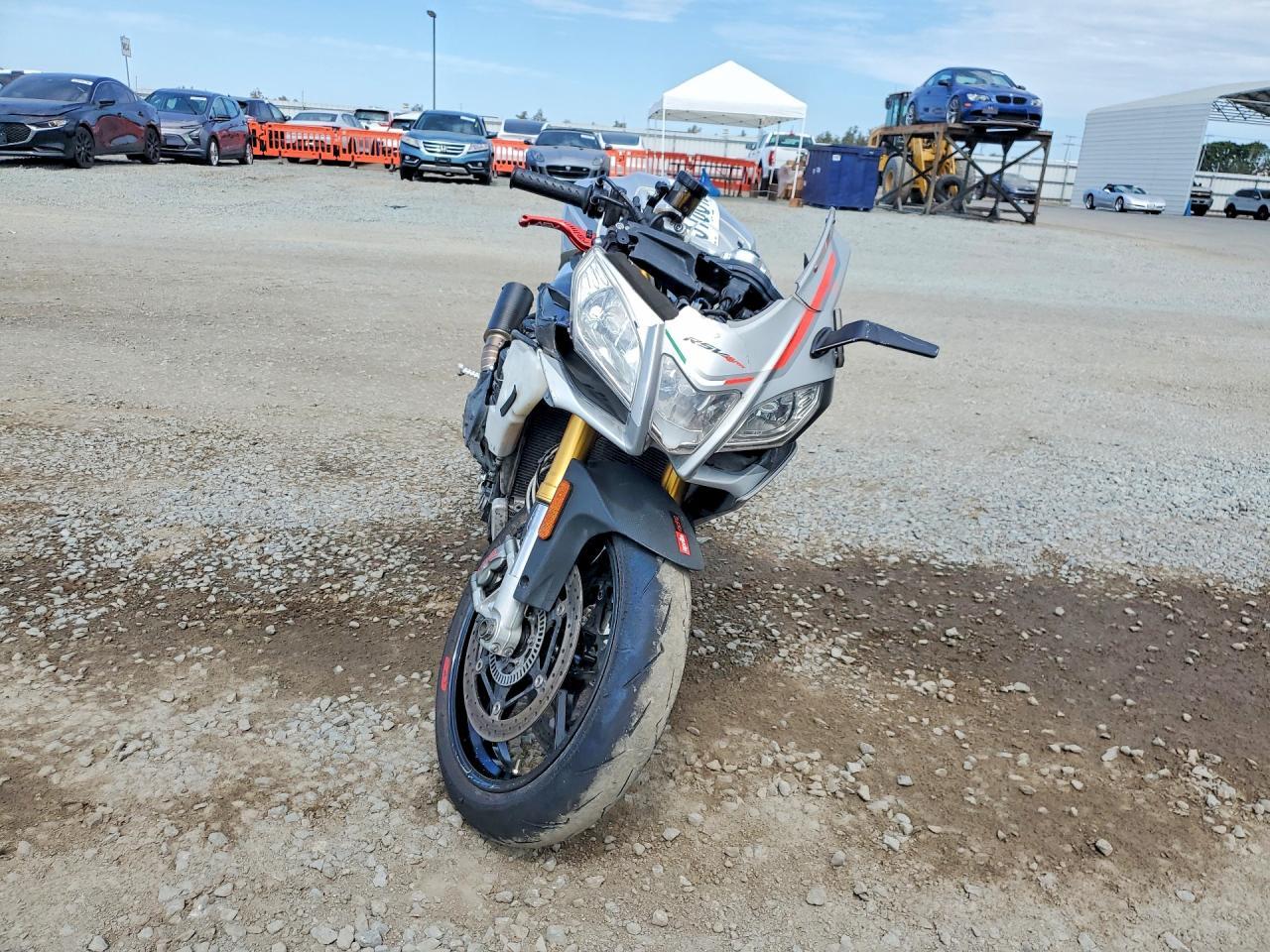 2016 Aprilia Rsv4 Rr - Фото 2