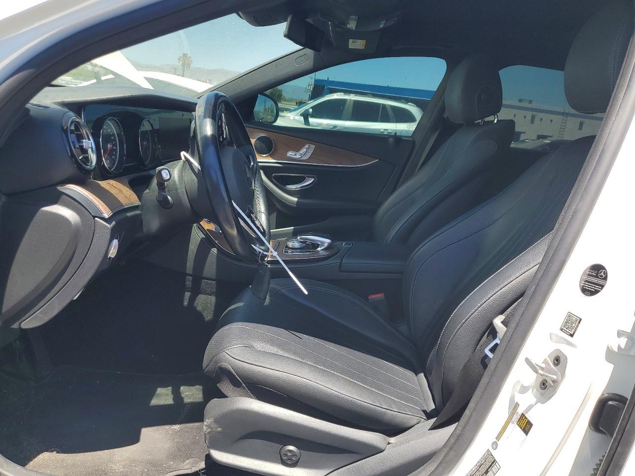 2020 Mercedes-Benz E 350 - Фото 7