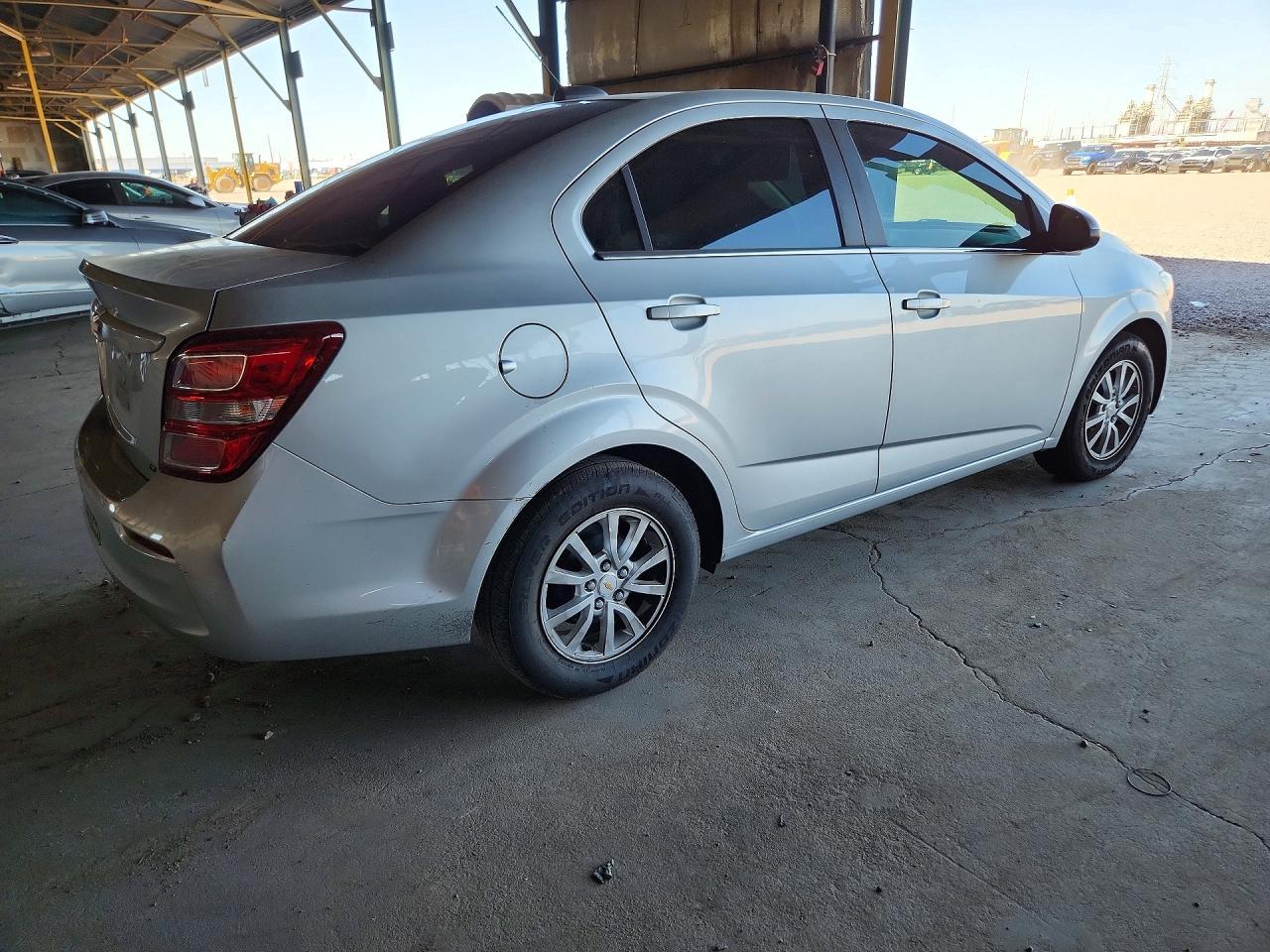 2018 Chevrolet Sonic Lt - Фото 3