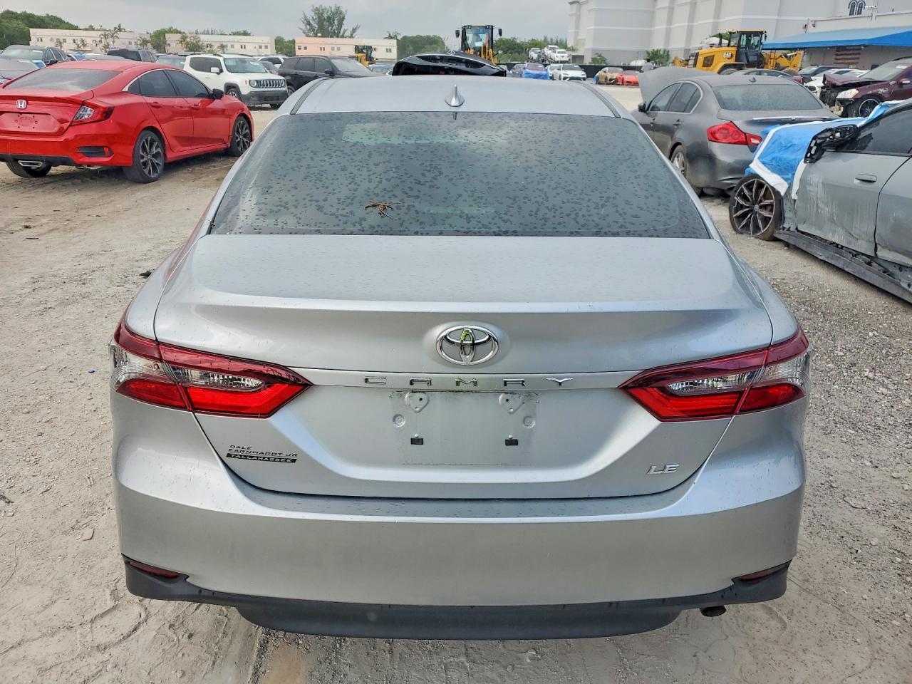 2023 Toyota Camry Le - Фото 6