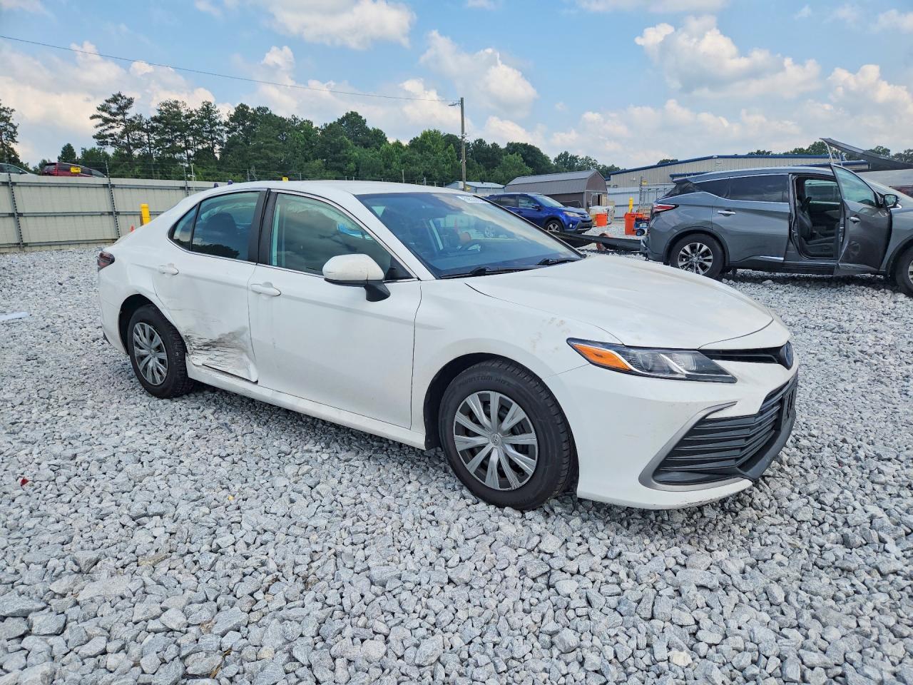 2023 Toyota Camry Le - Фото 4