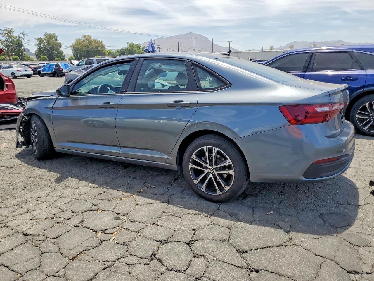 2025 Volkswagen Jetta Sport - Image 2