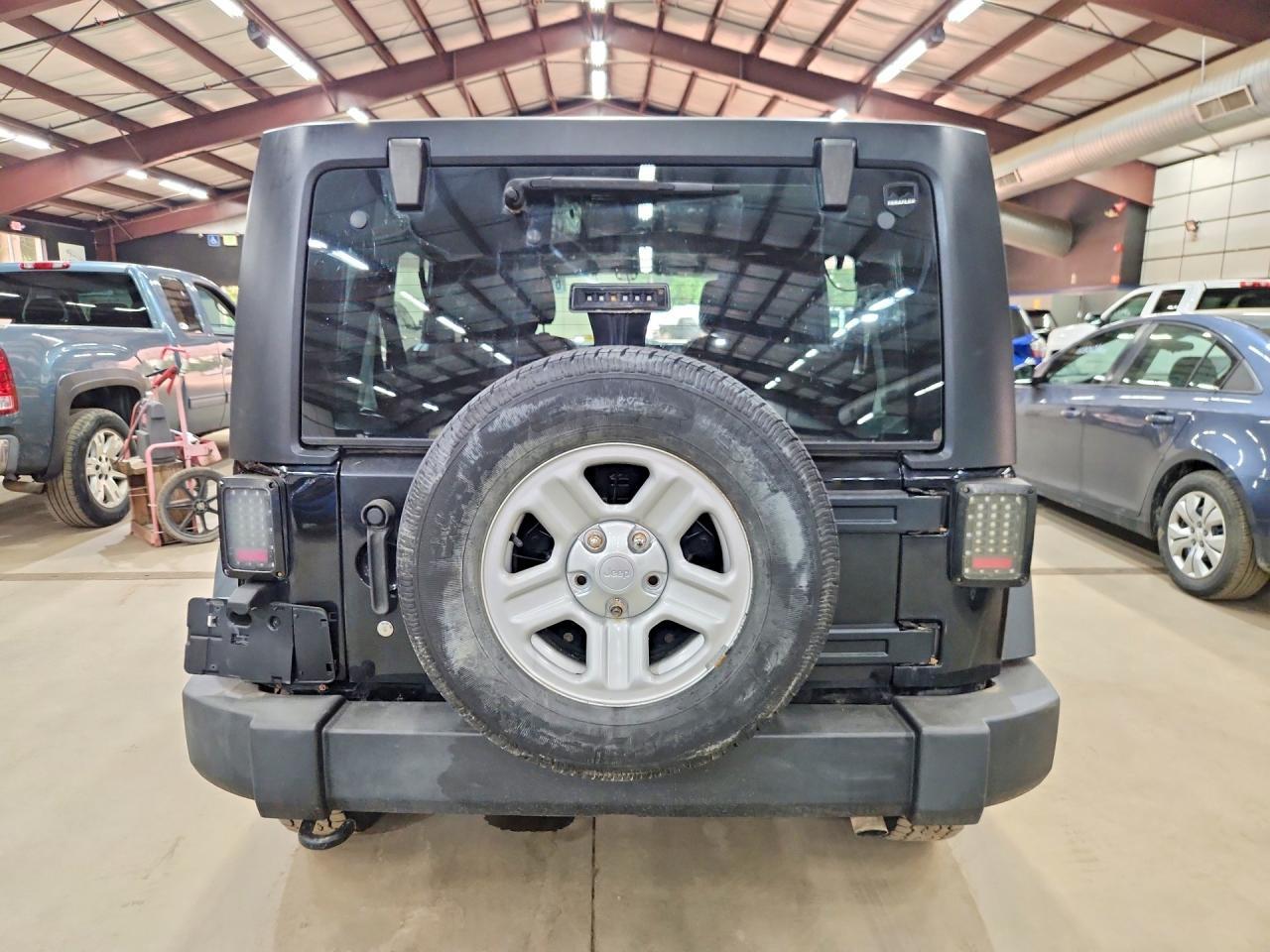 2016 Jeep Wrangler Unlimited Sport - Фото 6