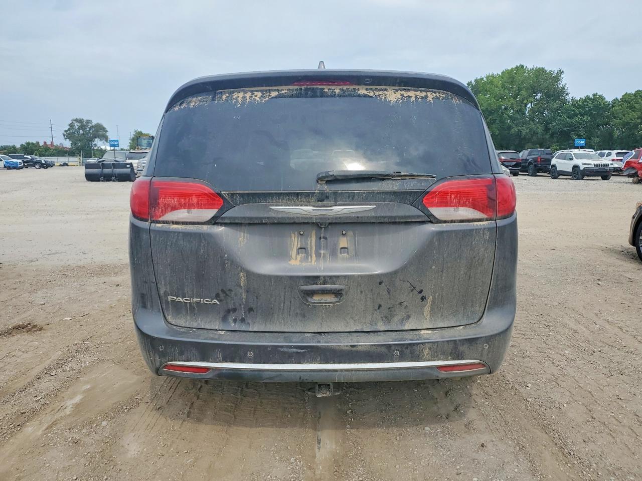 2018 Chrysler Pacifica Touring L Plus - Фото 6