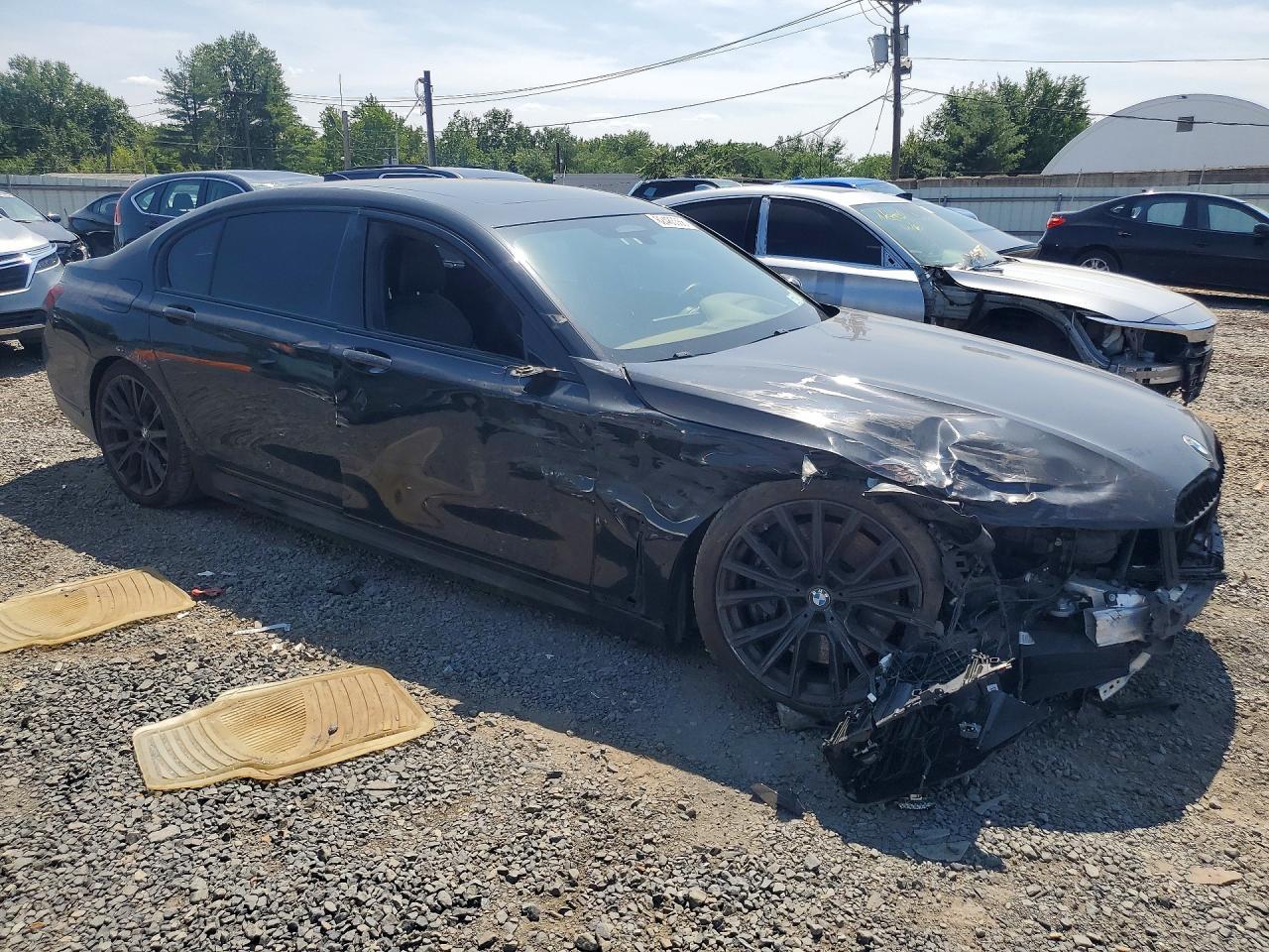 2021 BMW 750 Xi - Фото 4