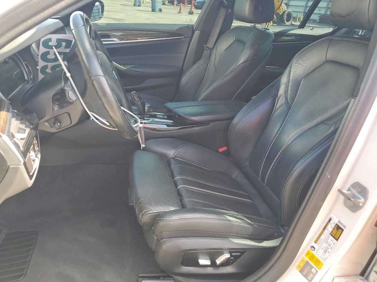 2019 BMW 530E - Image 7