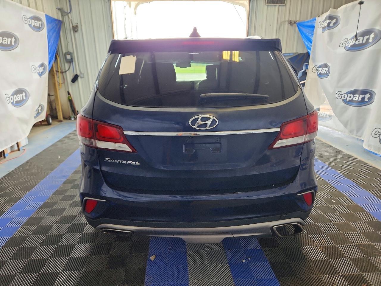 2017 Hyundai Santa Fe Se - Image 6
