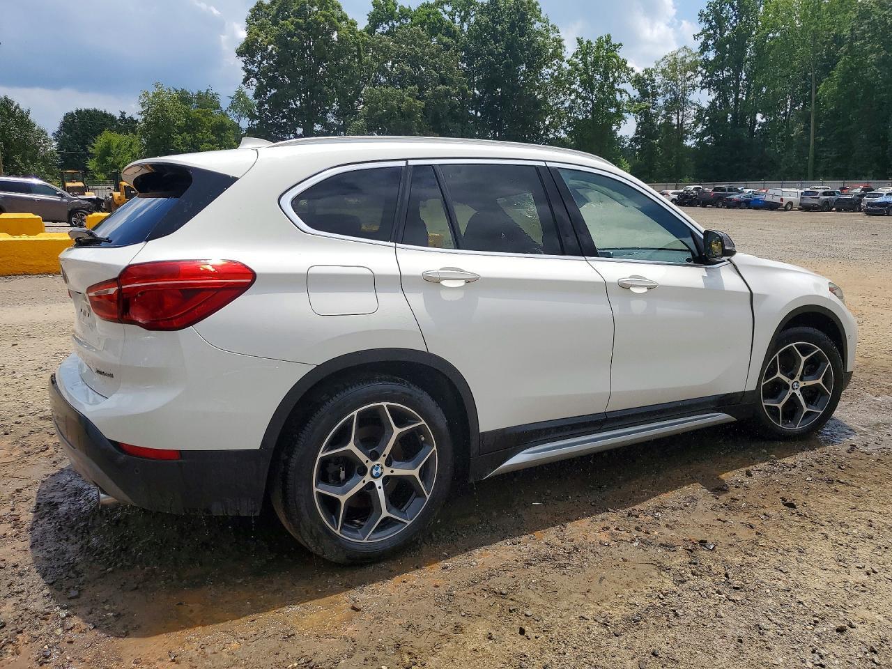 2018 BMW X1 xDrive28I - Фото 3