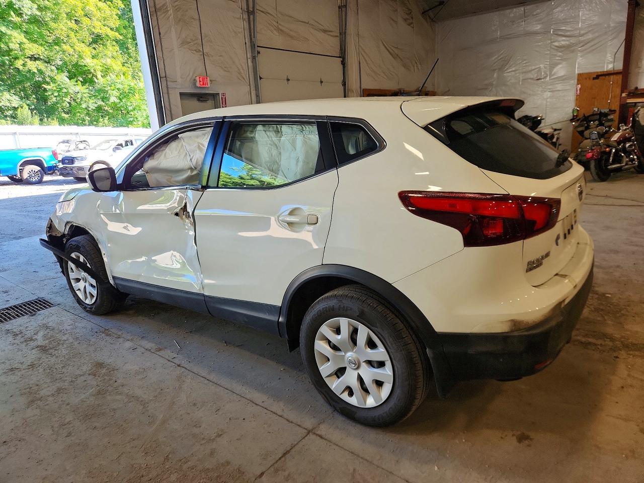 2019 Nissan Rogue Sport S - Фото 2