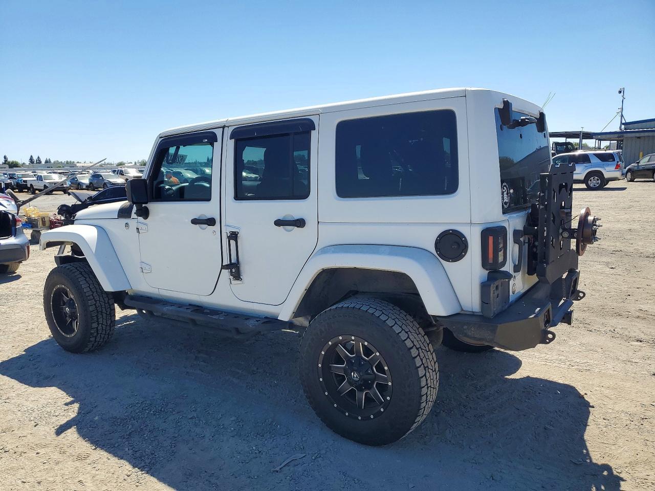 2012 Jeep Wrangler Unlimited Sahara - Image 2