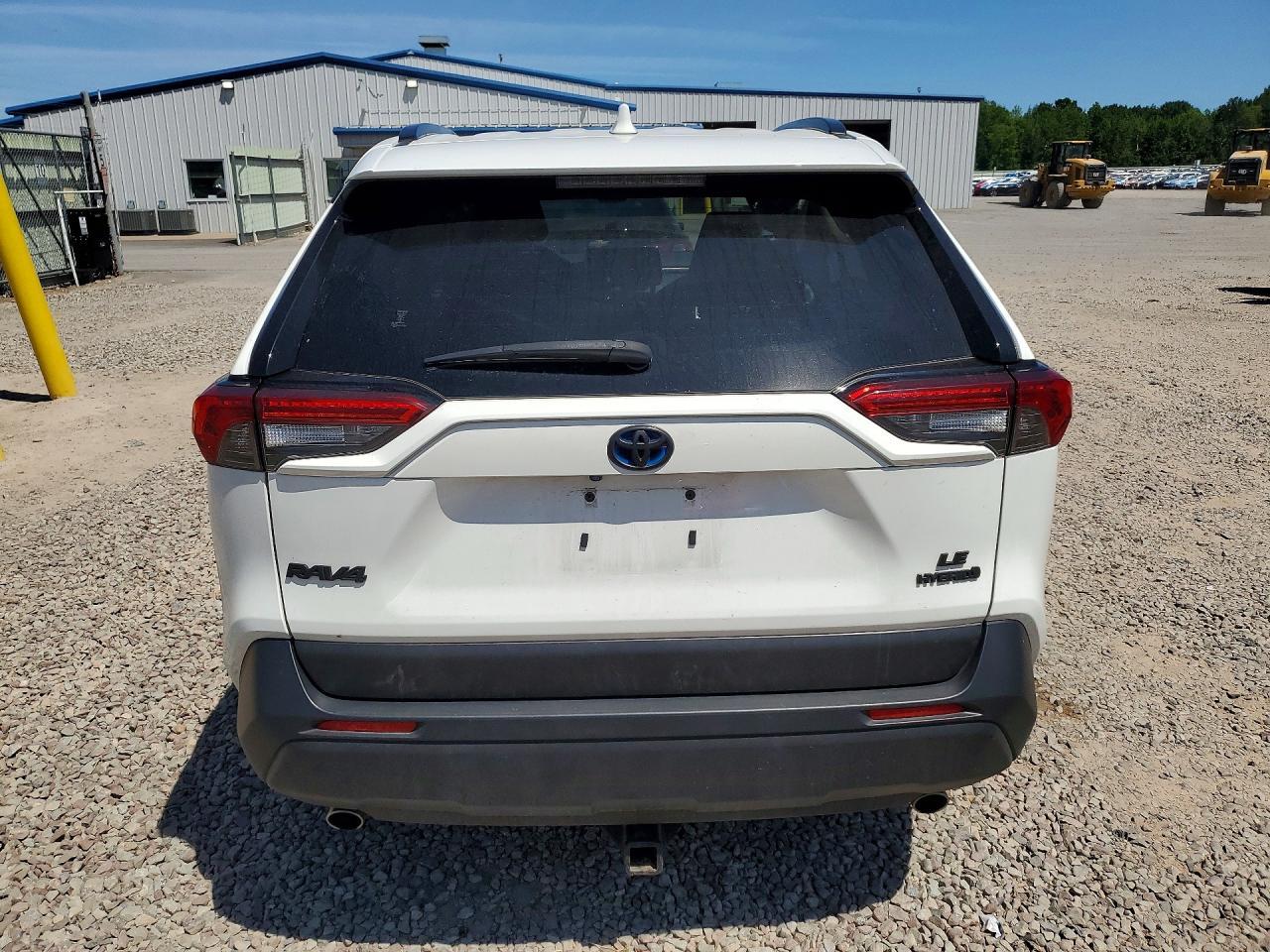 2023 Toyota Rav4 Le - Image 6