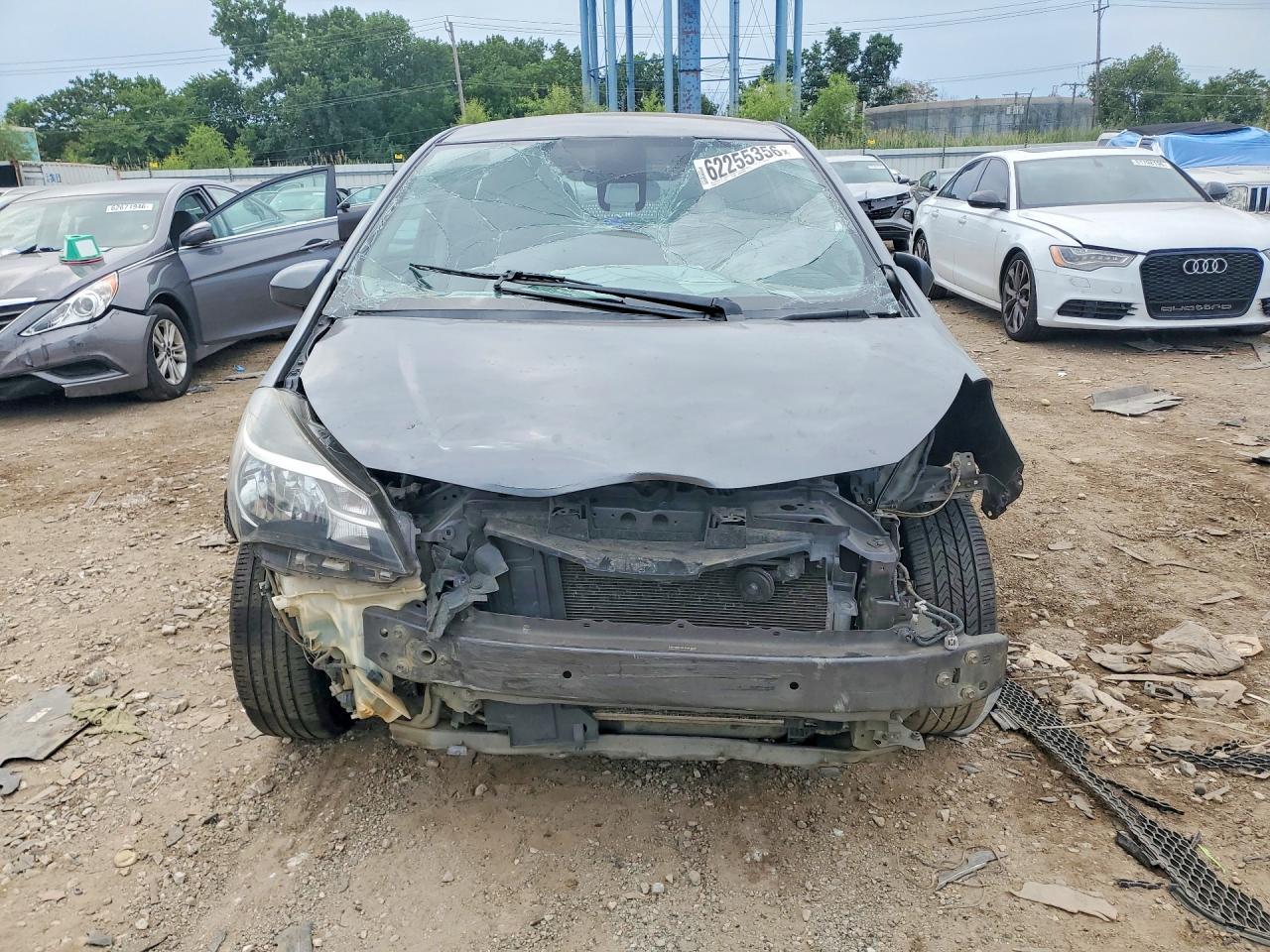 2017 Toyota Yaris 5-Door L - Фото 5