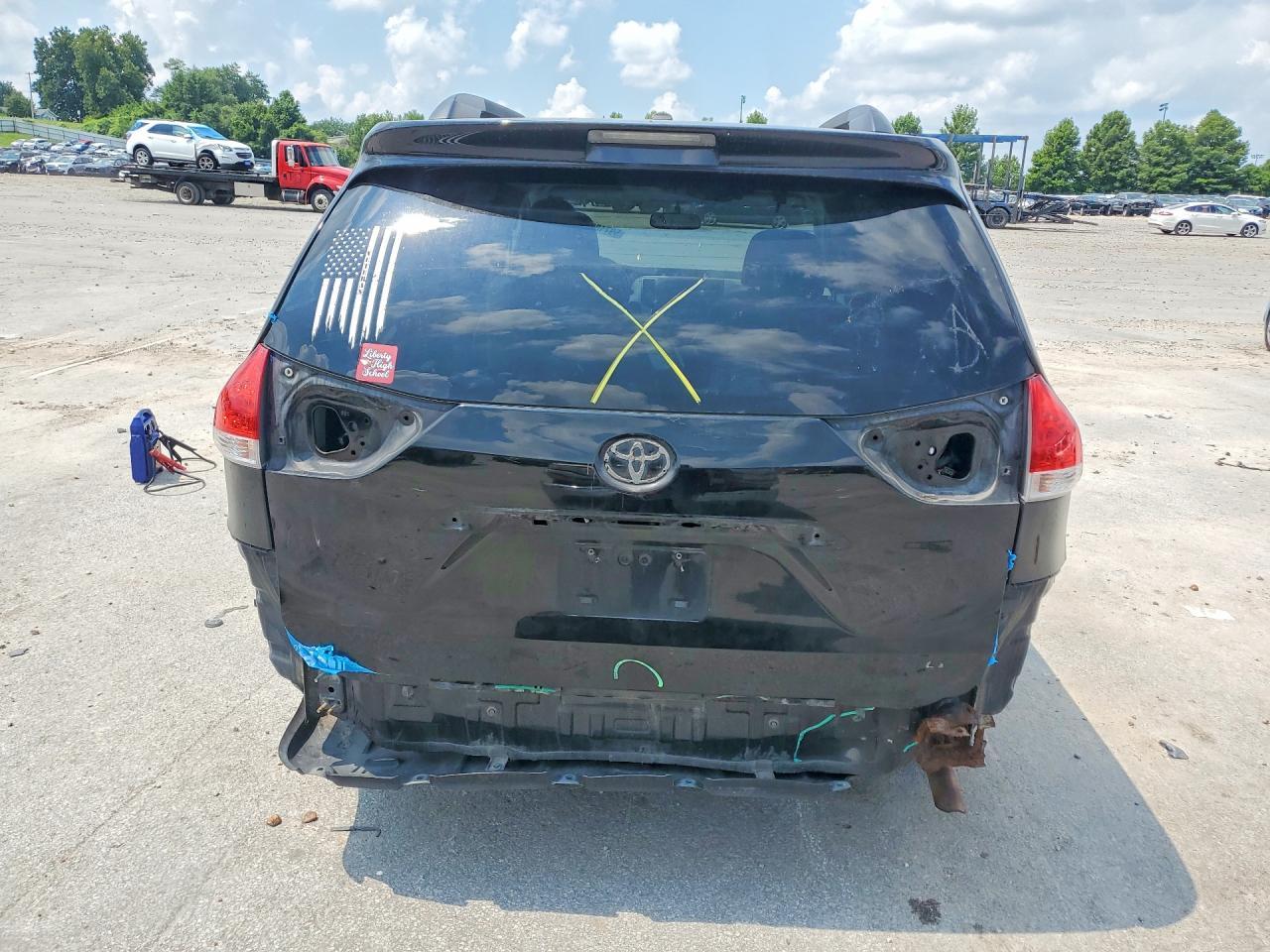 2011 Toyota Sienna Le - Фото 6