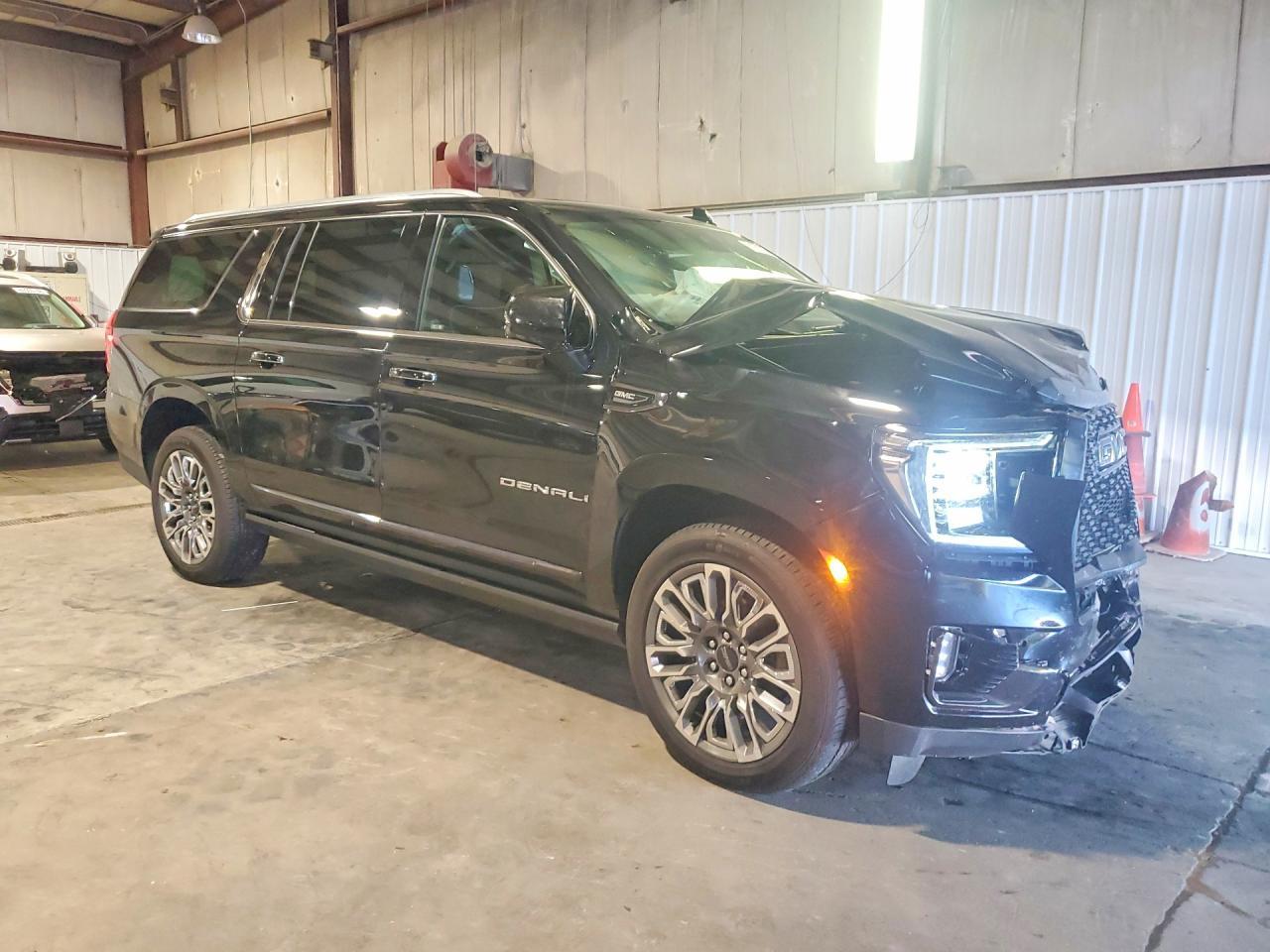 2023 GMC Yukon Denali Denali Ultimate - Фото 4