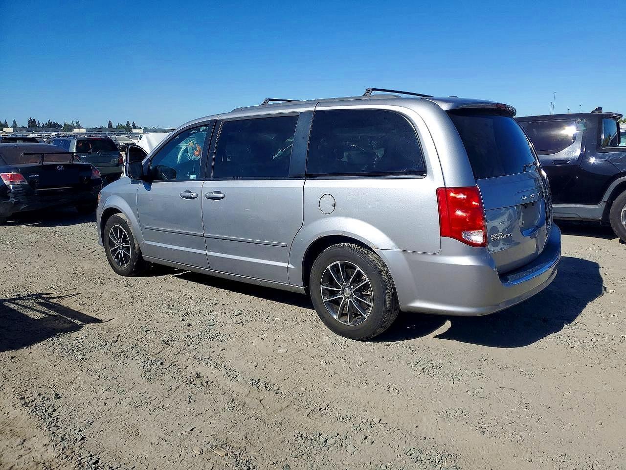 2016 Dodge Grand Caravan R/T - Фото 2