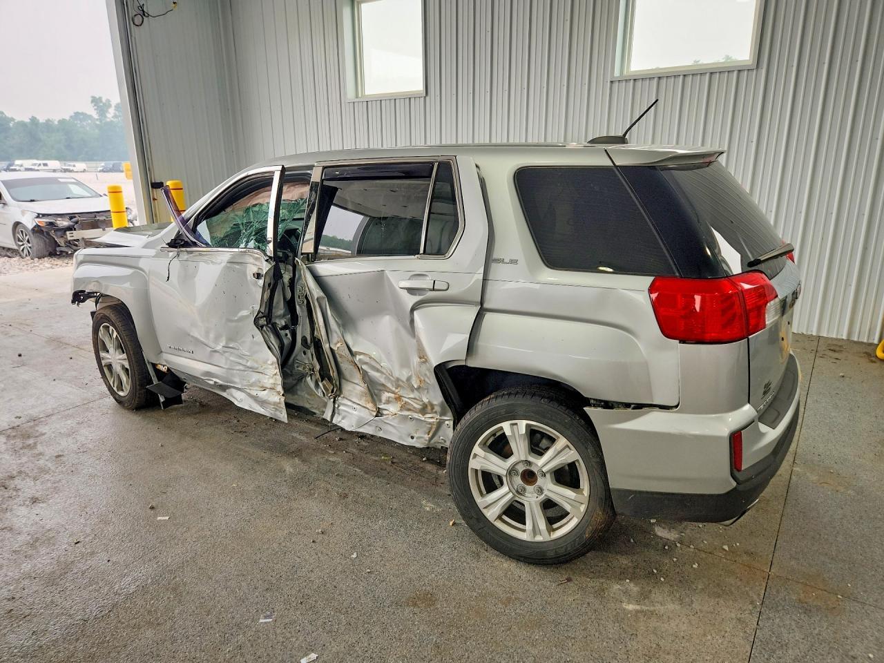 2017 GMC Terrain Sle - Image 2