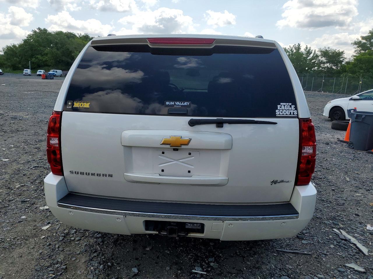 2013 Chevrolet Suburban K1500 Ltz - Image 6