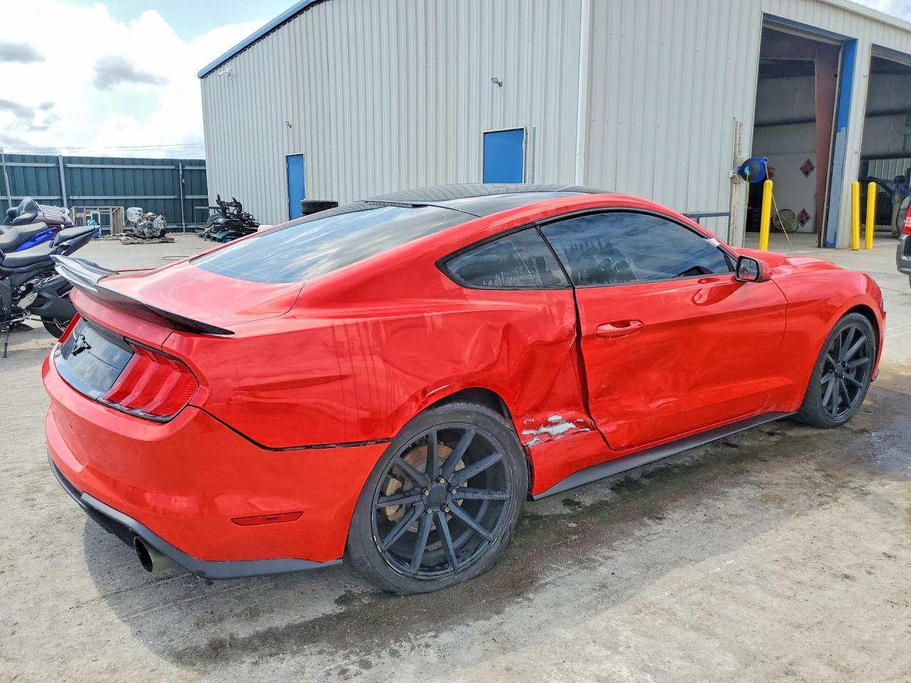 2018 Ford Mustang - Фото 3