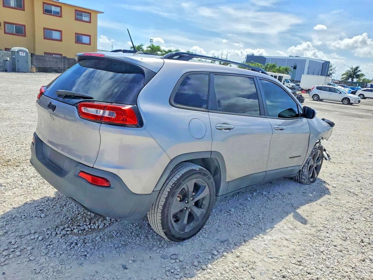 2018 Jeep Cherokee Latitude - Фото 3
