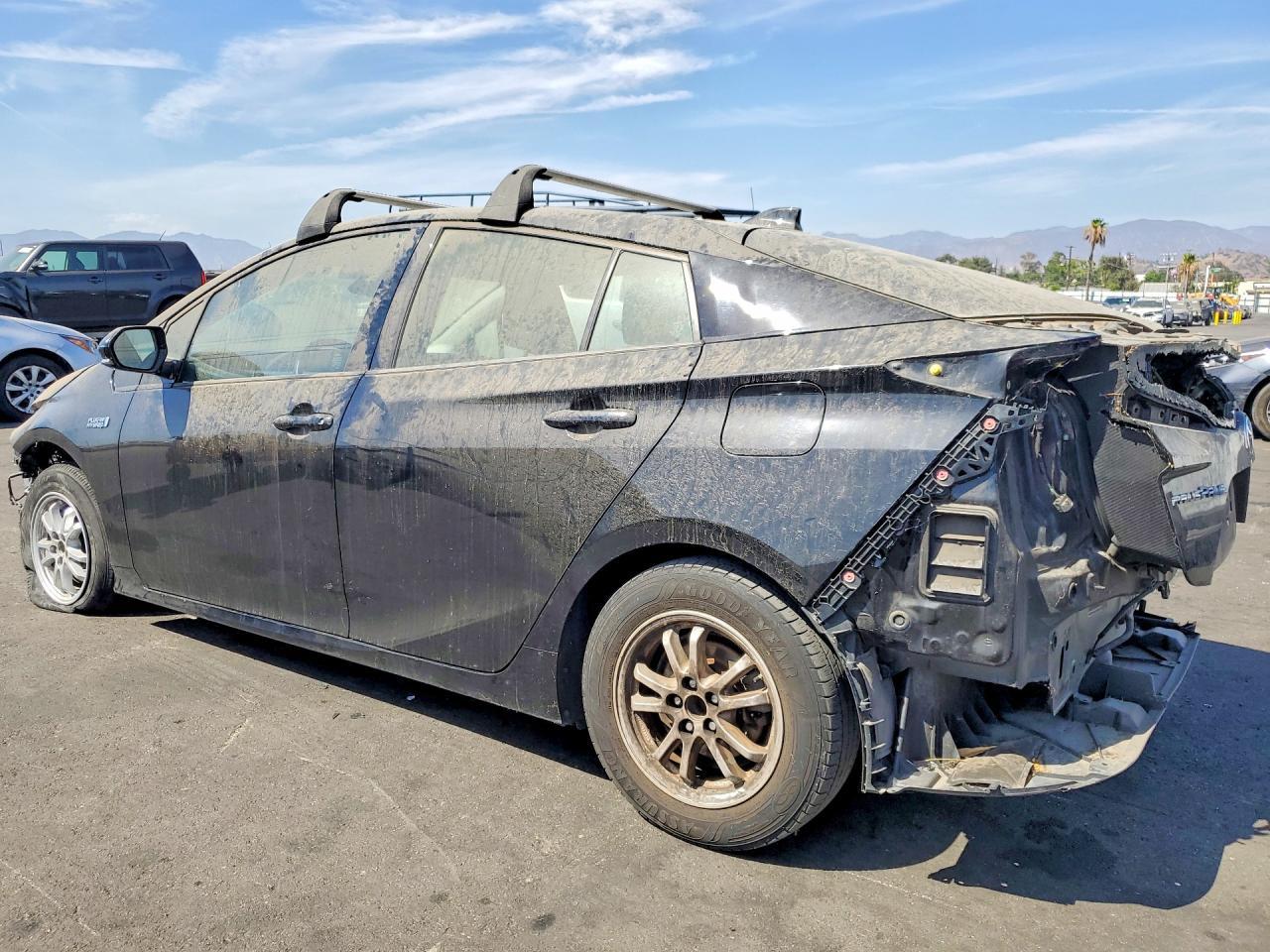 2020 Toyota Prius Prime Le - Image 2