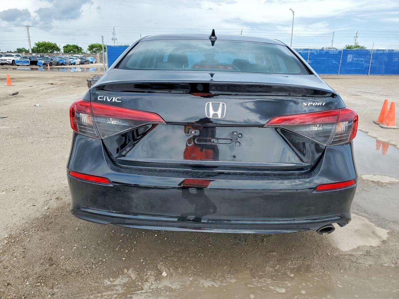 2023 Honda Civic Sport - Image 6