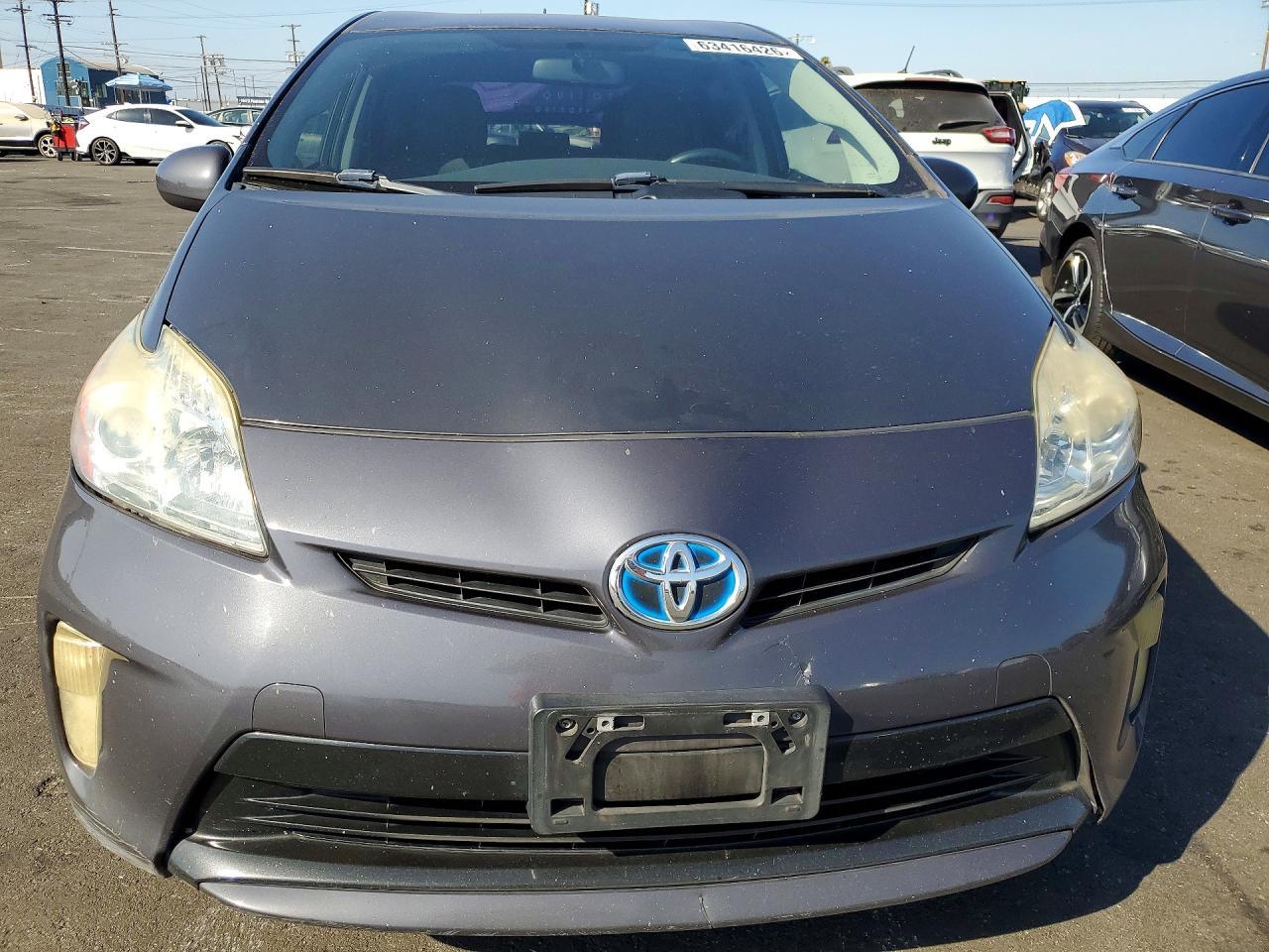 2015 Toyota Prius Two - Фото 5