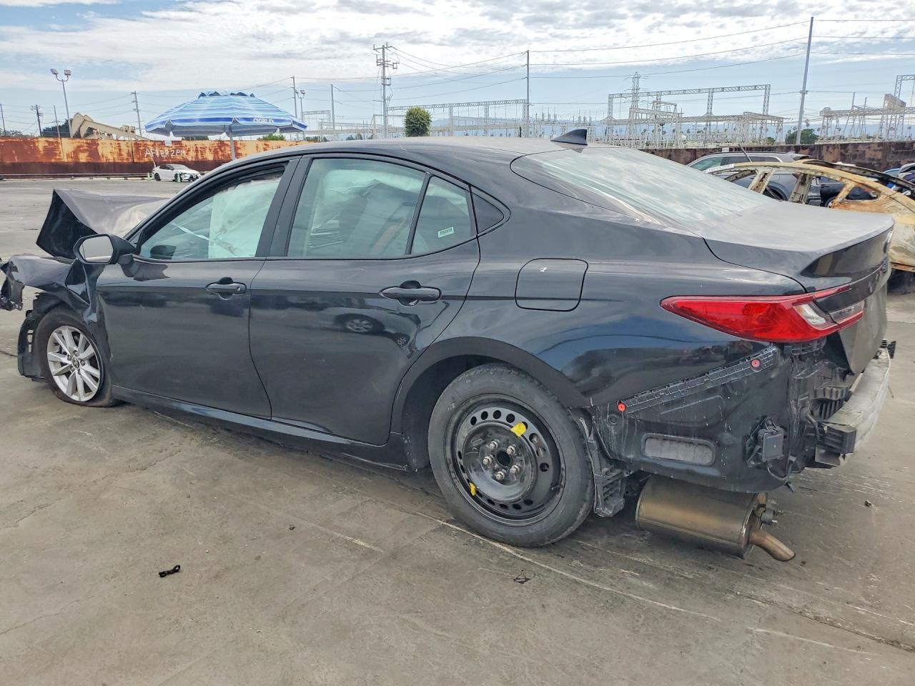 2025 Toyota Camry Le - Фото 2