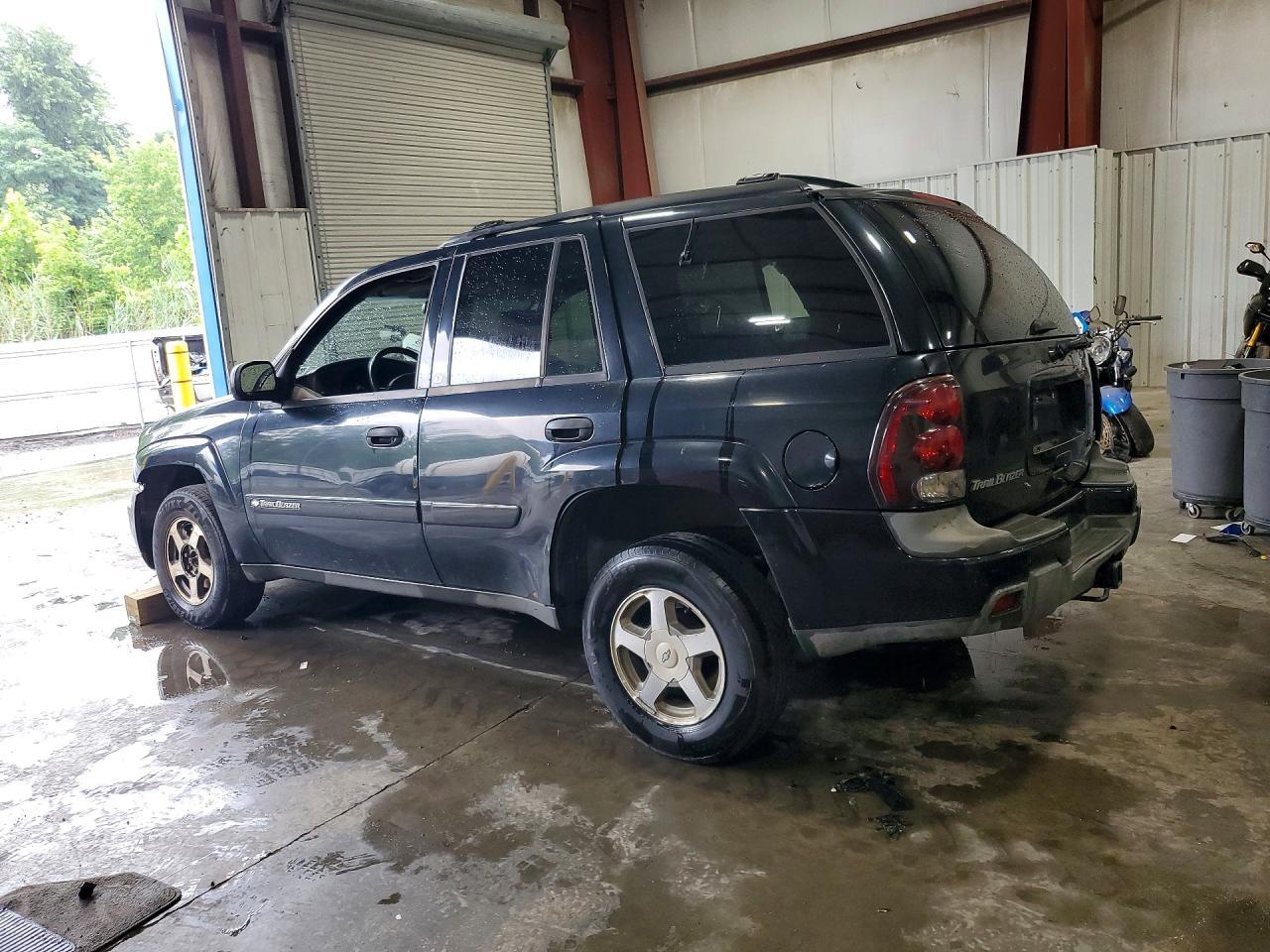 2003 Chevrolet Trailblazer - Image 2