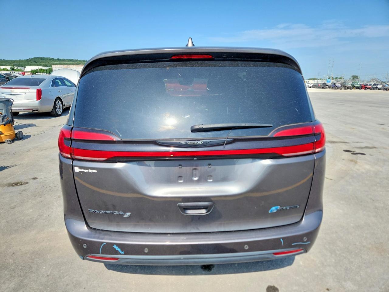 2022 Chrysler Pacifica Hybrid Touring L - Фото 6