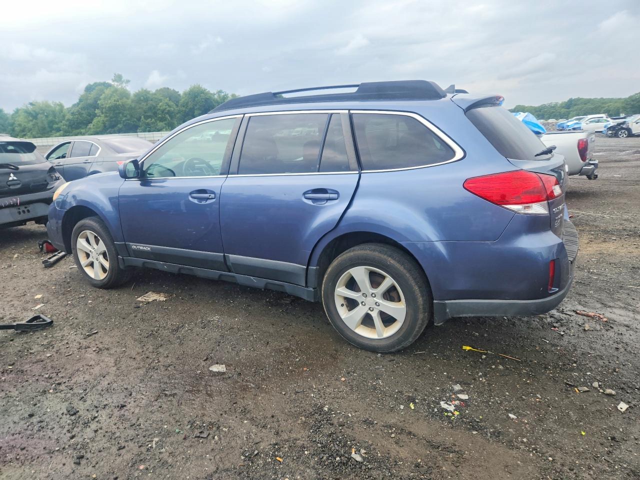 2014 Subaru Outback 2.5I Premium - Фото 2